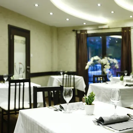 Hotel Garni Vozarev