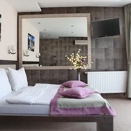 Garni Vozarev Hotel 3*