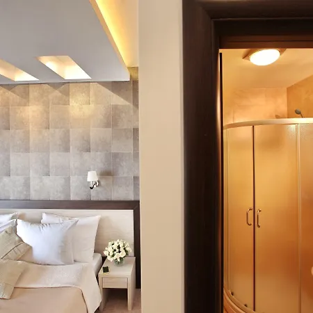 Garni Vozarev Hotel 3*