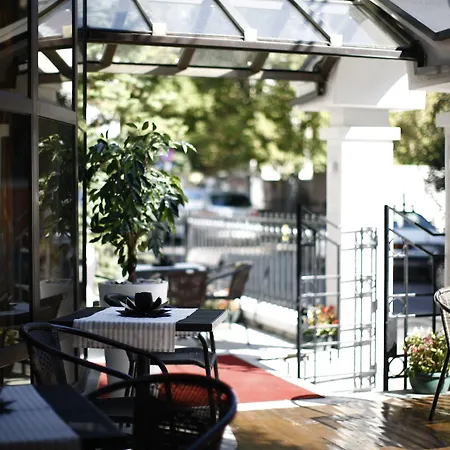 Hotel Garni Vozarev Belgrade