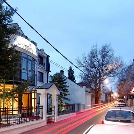 Garni Vozarev 3* Beograd