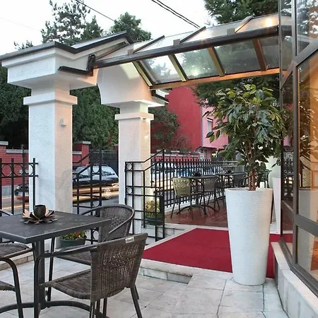 Hotel Garni Vozarev