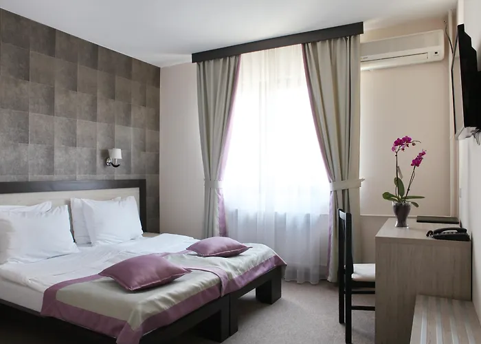 Hotel Garni Vozarev 3*