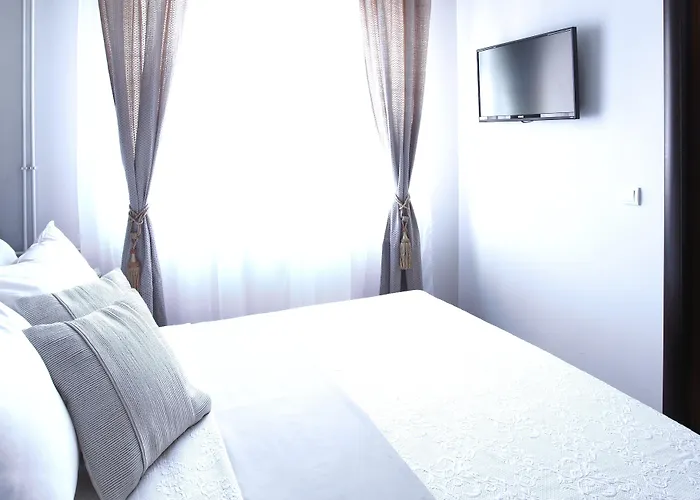 Hotel Garni Vozarev 3*