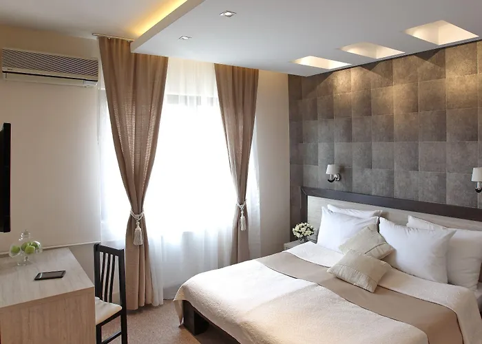 Hotel Garni Vozarev 3*